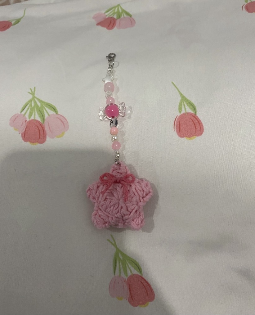 Strawberry ice cream star keychain