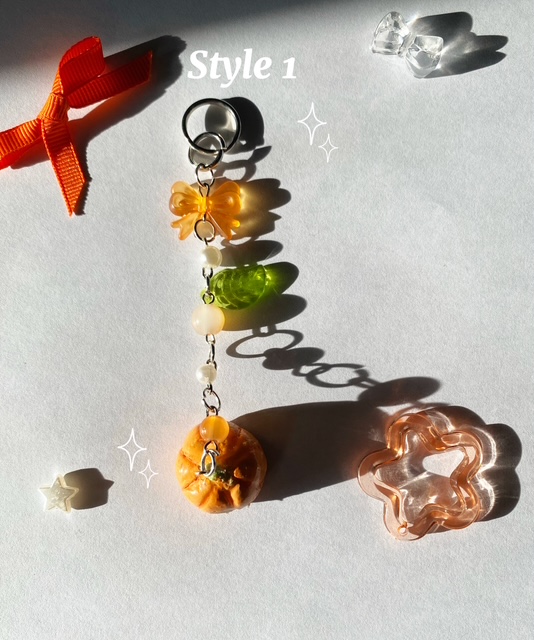 Classic pumpkin keychains